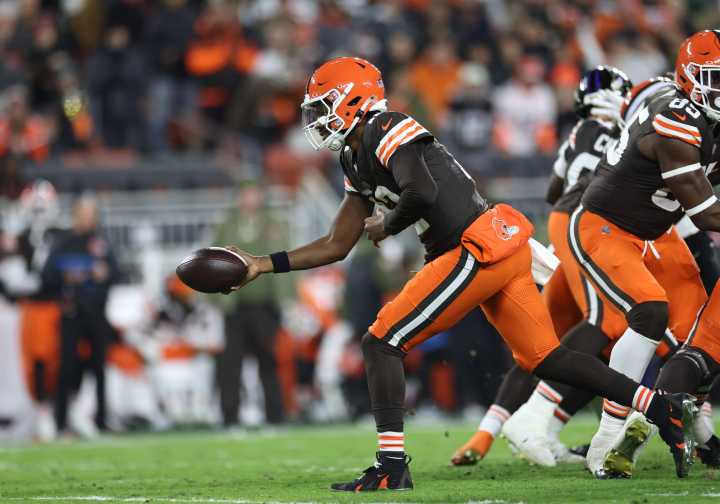 WATCH: Browns Fans Erupt As Shedeur Sanders Takes Field