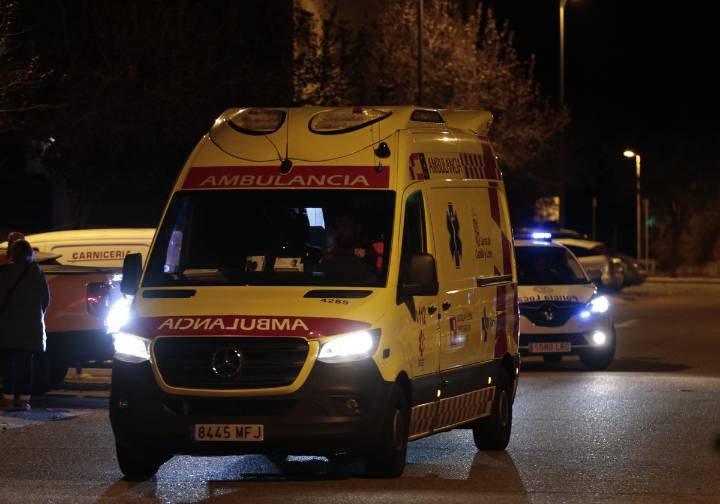 Al hospital dos personas tras ser agredidas de madrugada en Salamanca