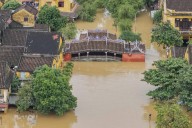 Suman 37 muertos por inundaciones en Vietnam; se acerca otro nuevo tifón
