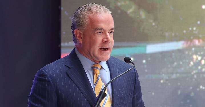 FGR confirma investigación contra dueño de Miss Universo por narco y huachicol