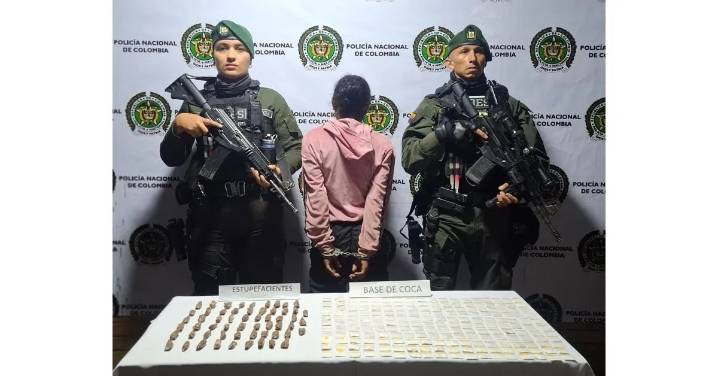 Mujer fue sorprendida con 250 dosis de droga listas para circular en Armenia