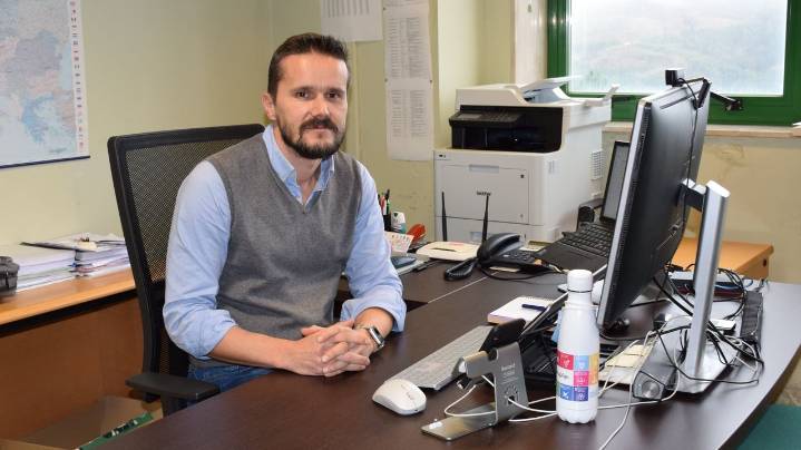 Jacobo Porteiro calienta la carrera por el rectorado de la Universidad de Vigo