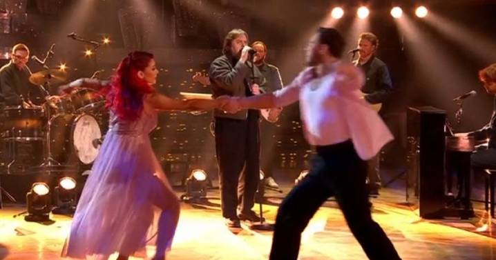 Strictly fans feel 'really blessed' over Dianne Buswell 'reunion' during Lewis Capaldi performance
