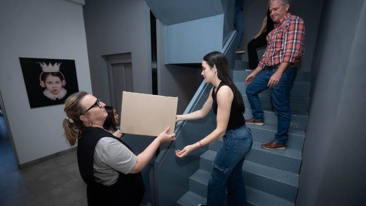 Campaña solidaria: El Túnel donó 100 cajas y AIRE armó una cadena humana por la Navidad