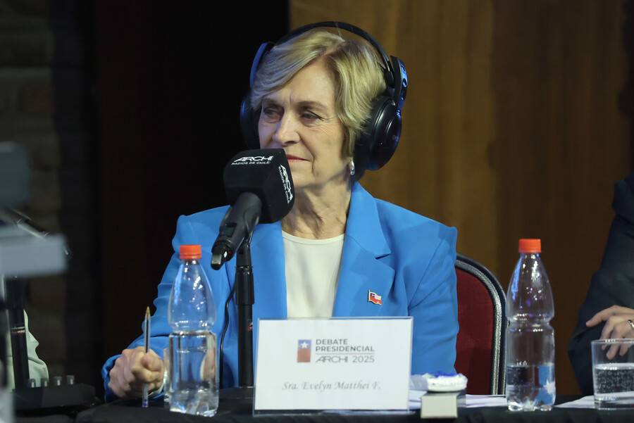 Matthei precisa dichos sobre el Plan de Búsqueda en el debate de la Archi: “Estoy absolutamente a favor de cumplir con los DDHH”