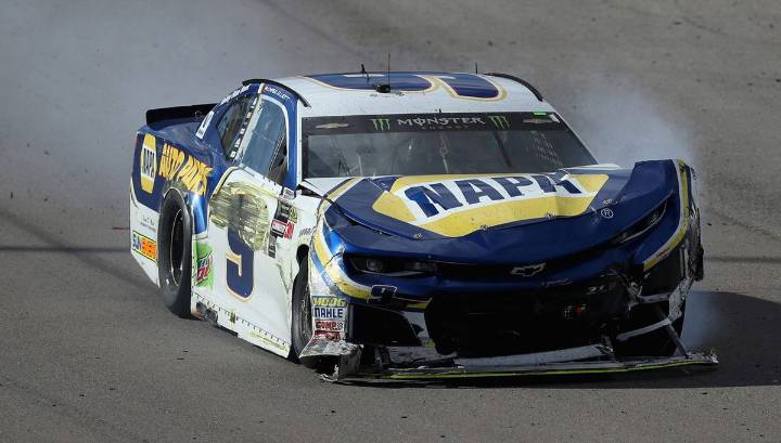 Fans Stunned as NASCAR Safety Car Crashes Into Driver in Shocking Mid-Race Accident Fans left speechless after a bizarre incident in NASCAR’s Mexico Series sparks outrage and confusion across the moto