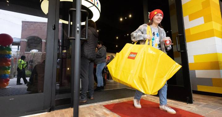 New Lego store opens at Short Pump Town Center