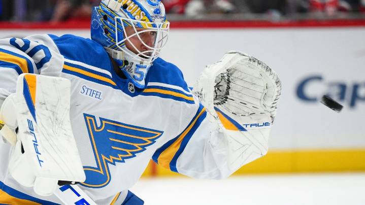 Blues' Binnington 'always planned' to give Ovechkin his 900th goal puck