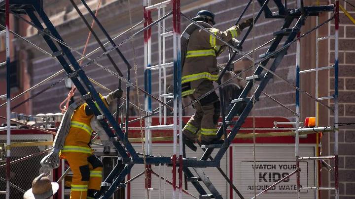 Héroes al límite: La competencia “Súper Bombero” en los Juegos de Policías y Bomberos