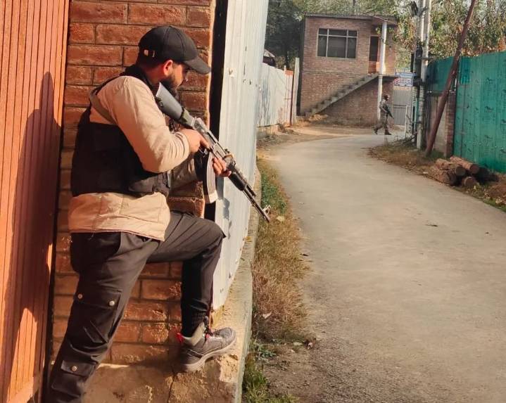 Kulgam Police crack down on J&K nationals operating from Pakistan, book relatives and overground workers