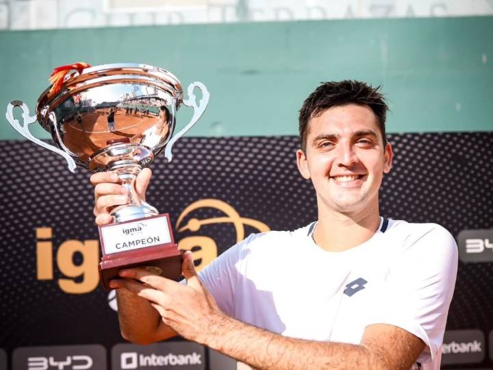 Barrios subió tras salir campeón en Lima y se acercó a Garin: así quedaron los chilenos en el ranking ATP