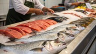 Adiós a cenar pescado si vives en esta comunidad de España: el Gobierno lanza la peor alerta
