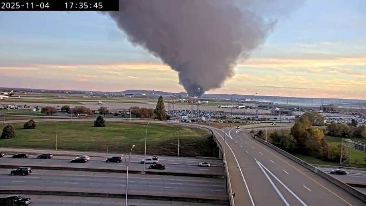 Injuries reported after Louisville plane crash