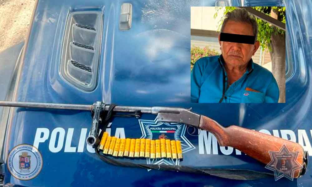 DETIENEN A HOMBRE CON UNA ESCOPETA EN LEÓN