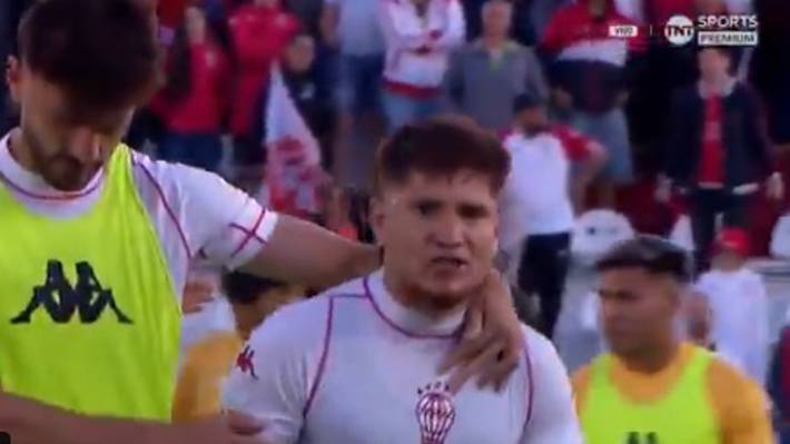 Mira el momento de furia del ex Colo Colo Leonardo Gil en Argentina y su mensaje tras generar polémica El volante estalló luego de la última derrota de Huracán.