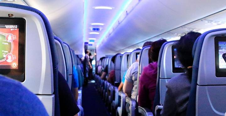 ¡Volar más barato! Diputados buscan quitar impuestos y dar descuentos