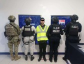 Detienen a presunto narco con bazuca, armas cortas y miles de pastillas de fentanilo