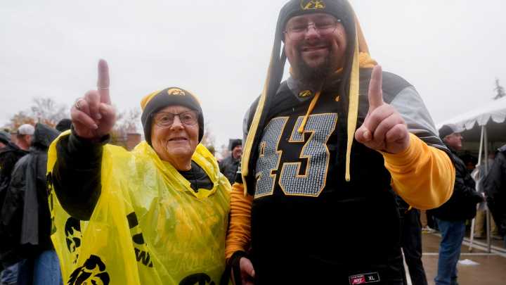 Faces in the crowd: Fans tailgate before Iowa vs Oregon