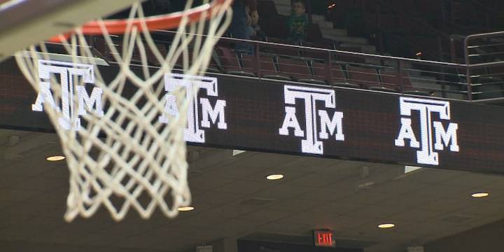 Texas A&M opens the 2025-26 season with a win over A&M Corpus Christi
