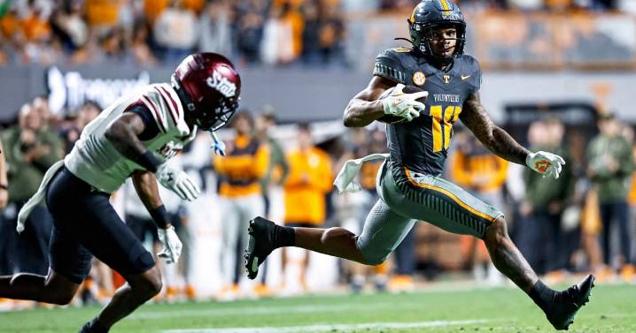No. 22 Tennessee trying to end a 10-game skid against rival Florida in the Swamp