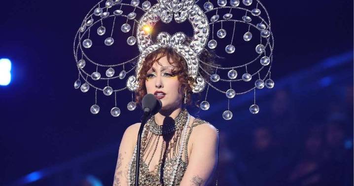 Photos: Chappell Roan's Veiled Headpiece Look Is 'Most Iconic'