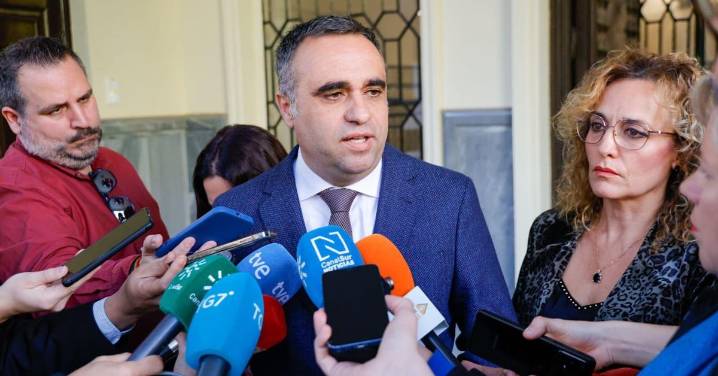 La Mesa del Aeropuerto de Granada se desintegra: la Diputación granadina abandona el órgano acusando a Jaén de "falta de respeto"