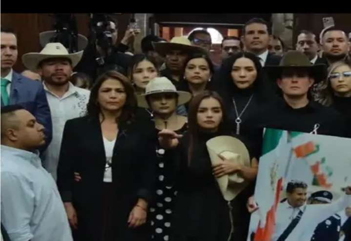 Grecia Quiroz, viuda de Manzo, es nueva alcaldesa de Uruapan