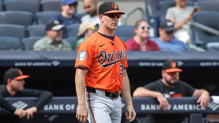 Tony Mansolino to become Atlanta Braves bench coach rather than third base coach