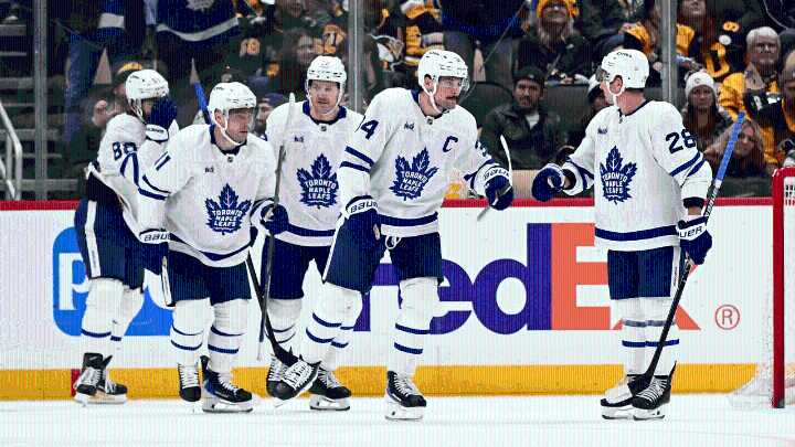 Matthews gets 1st goal since return in Maple Leafs win against Penguins