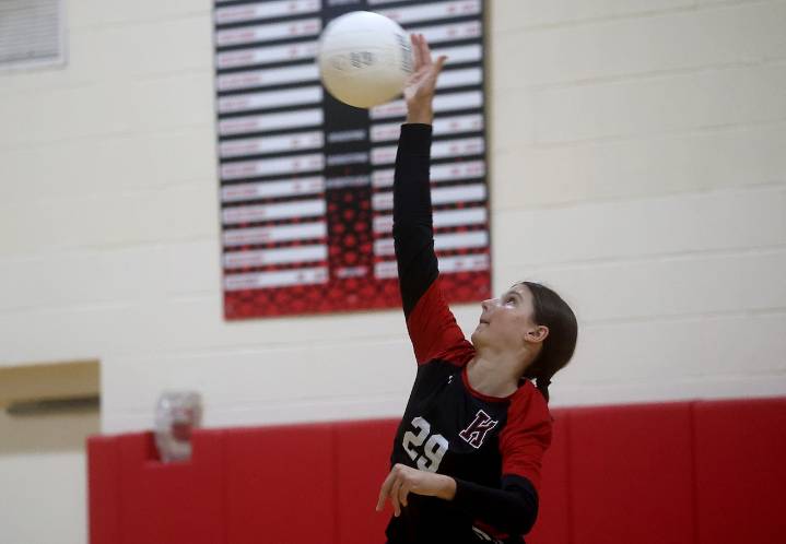 Updated girls volleyball brackets after Monday’s state tournament matches