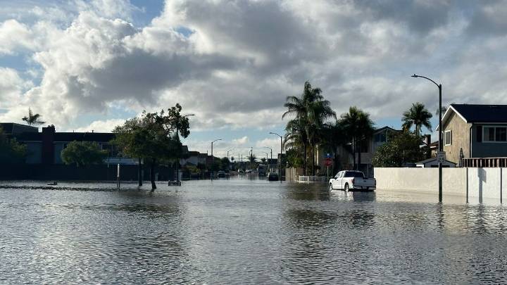 Torrential rains return to Southern California, prompting flash flood warnings before moving east