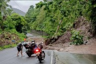 Videos: el supertifón Fung-wong tocó tierra en Filipinas y dejó al menos dos muertos
