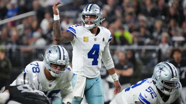 Dak Prescott breaks Tony Romo record with 4 TD effort vs. Raiders