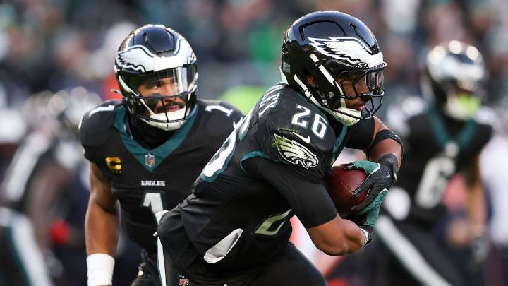 Eagles’ offense left searching for answers after dismal outing