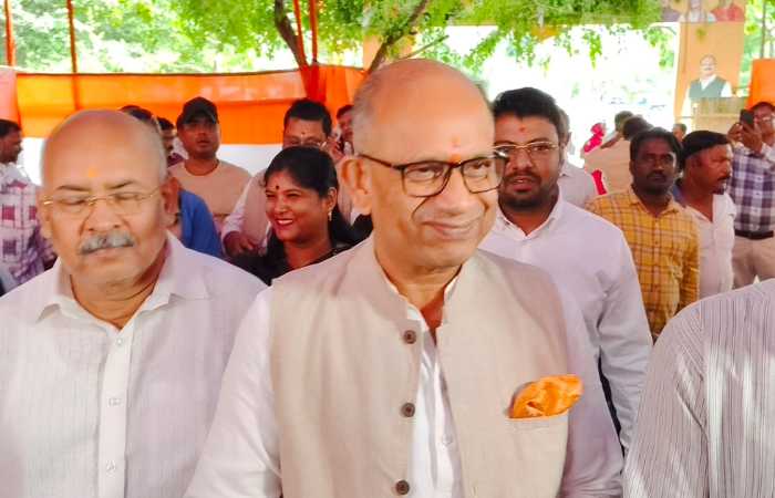 Former BJD MP Amar Patnaik Joins BJP