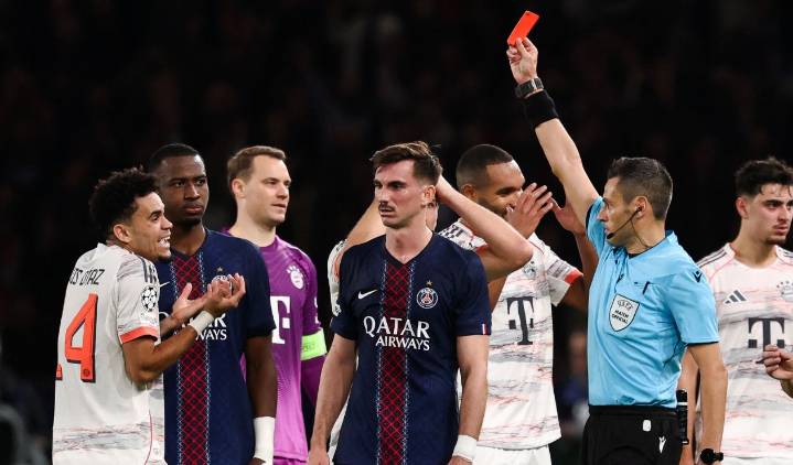Video de la tarjeta roja (EXPULSIÓN) a LUIS DÍAZ HOY en PSG