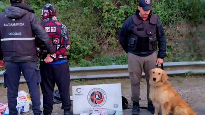Detuvieron a un joven con más de un kilo y medio de marihuana en un colectivo en Paclín