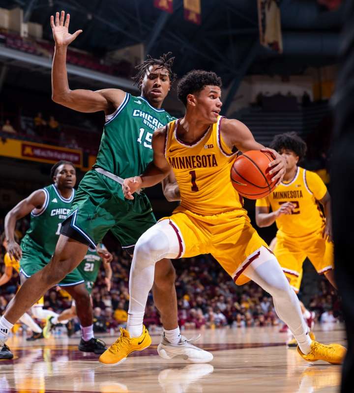 Gophers avoid scary upset in 66-54 win over Chicago State