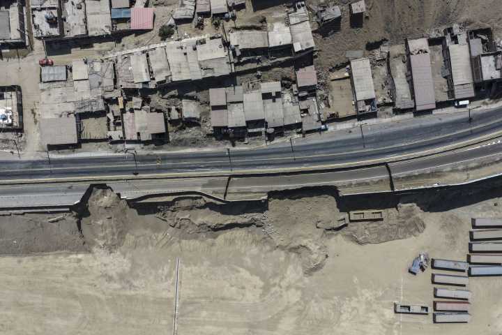 Ante el colapso de la pista en la av. Néstor Gambetta el MTC inicia plan de desvío