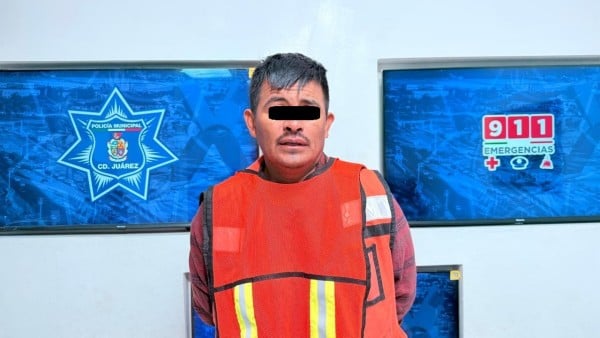 Atrapan a ladrón saliendo por puerta quebrada de una tienda en Jardines de San José