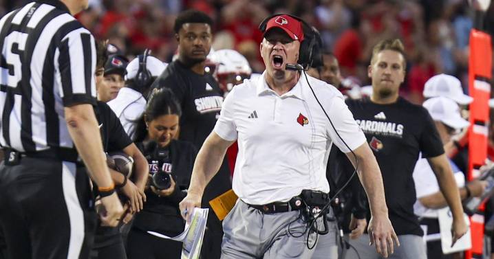 CRAWFORD | The enemy within: penalties and their impact on Louisville's season