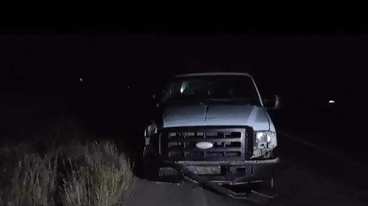 Abandonan pick up sobre carretera a Jiménez a altura del Pueblito de Allende