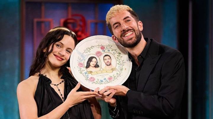 Preguntan al presidente de RTVE por las Campanadas con Broncano y Rosalía y despeja cualquier duda