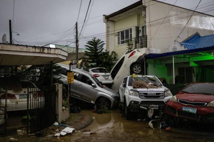 Typhoon Kalmaegi kills at least 58 in the Philippines, heads toward Vietnam