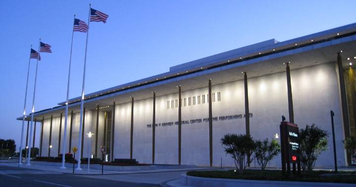 Democratic senator clashes with Ric Grenell over Kennedy Center operations