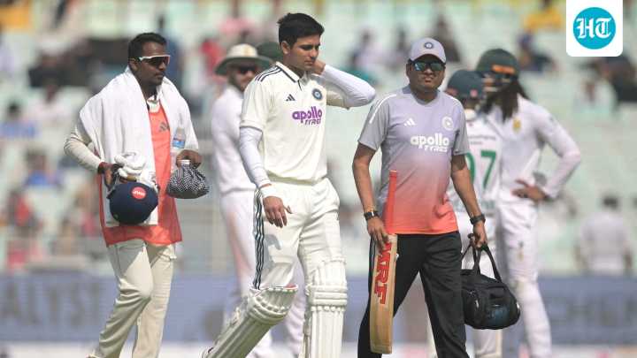 Gill walks off after retiring hurt; captain in visible pain after neck sprain