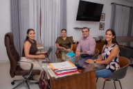 Gobernadora Indira Vizcaíno da seguimiento al avance de las Viviendas del Bienestar en el municipio de Colima