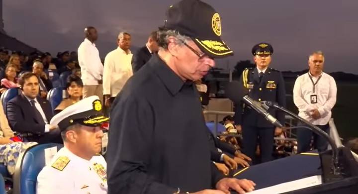 Gustavo Petro presenta sus transacciones bancarias: ´cuentas claras y el chocolate espeso´