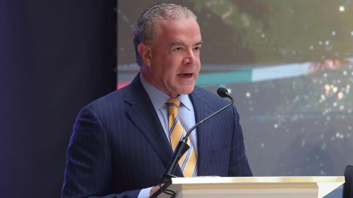 FGR investiga al dueño de Miss Universo por vínculos con el crimen organizado