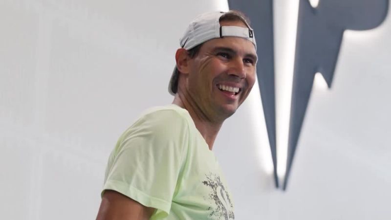 Rafael Nadal volvió a las canchas de tenis en España
